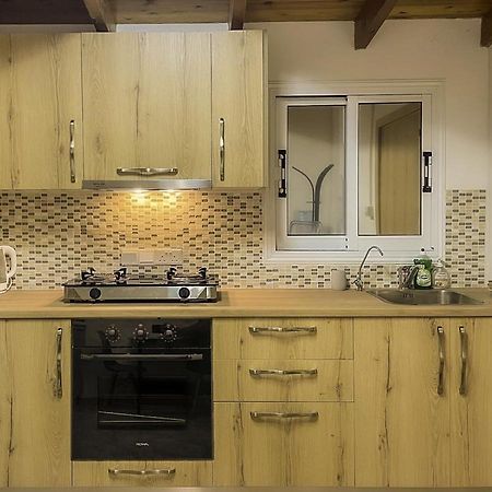 Dub House 2 Apartment Paphos Ngoại thất bức ảnh